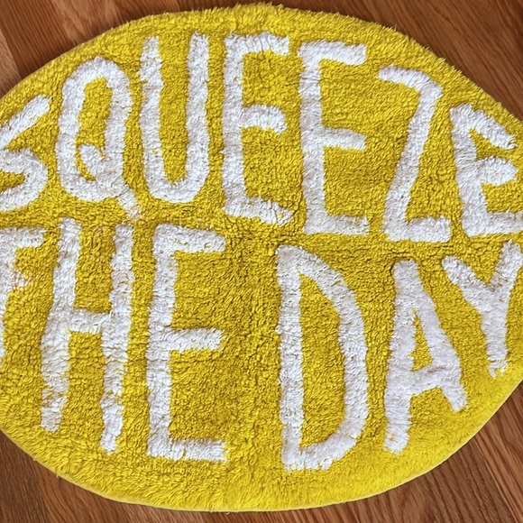 Urban Outfitters Squeeze The Day Bath Mat NWT - Picture 9 of 16